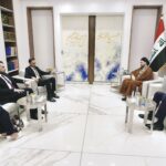 وفد مركز البيان يلتقي رئيس تيار الحكمة السيد عمار الحكيم